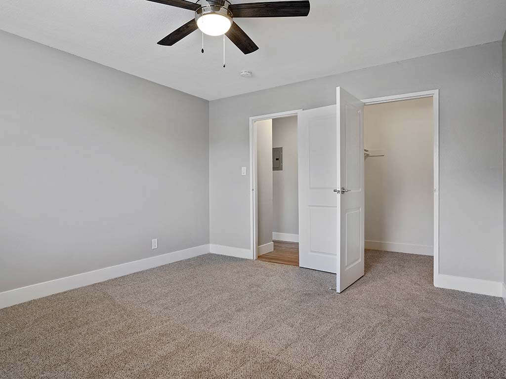 Fairmont Apartments photo 3